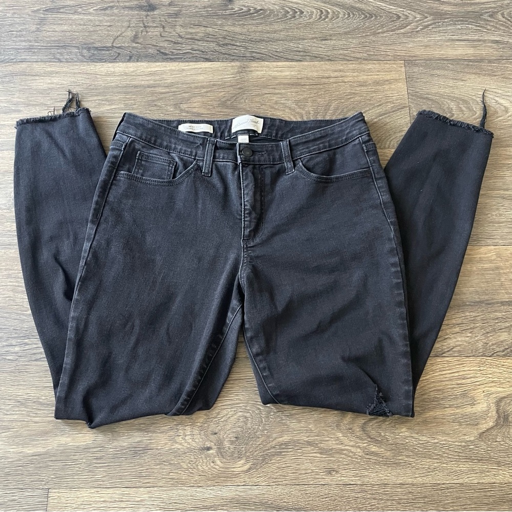 Universal Thread Jeans - Picture 2 of 7